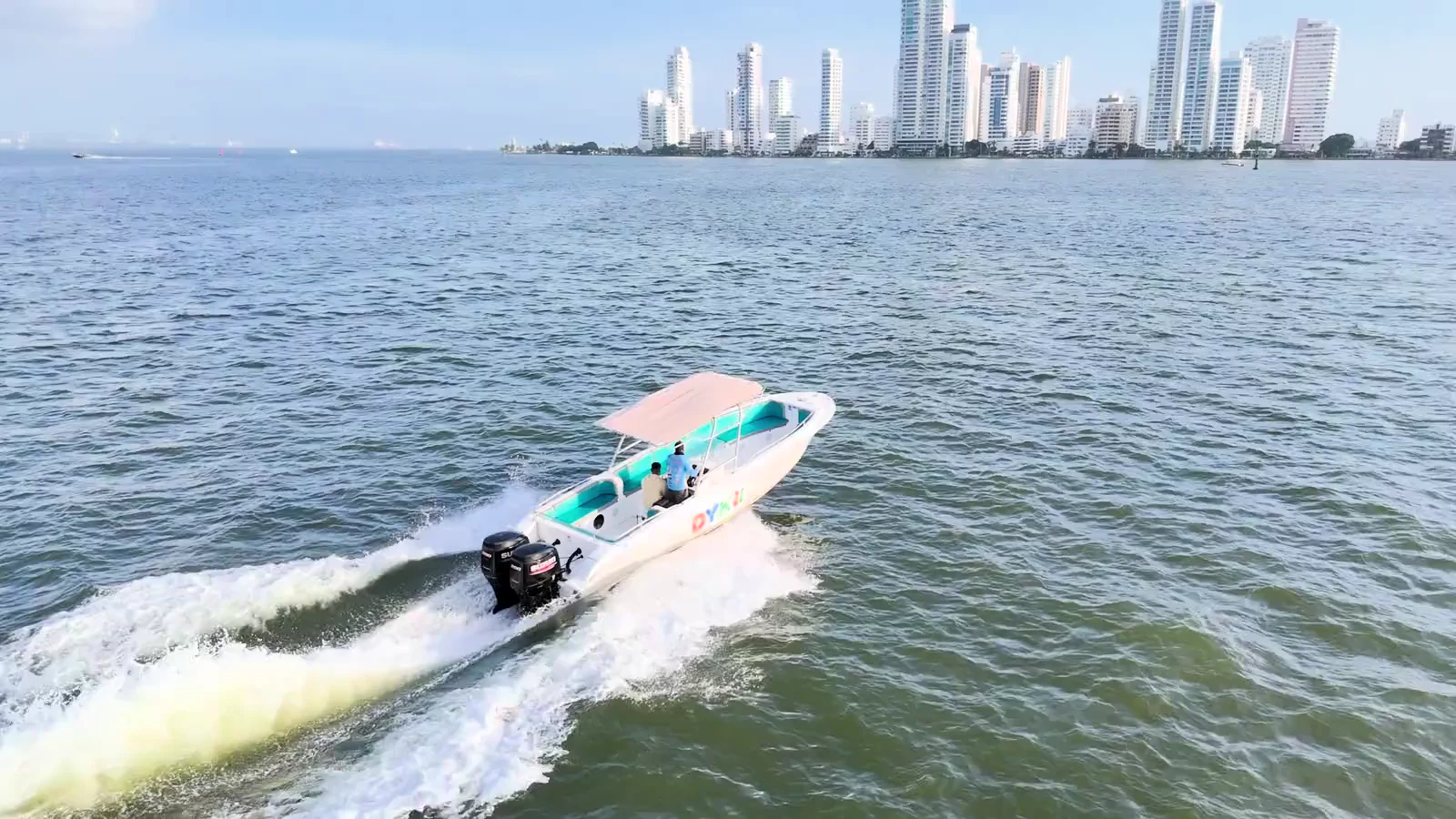 DYK 2 navegando frente a Cartagena