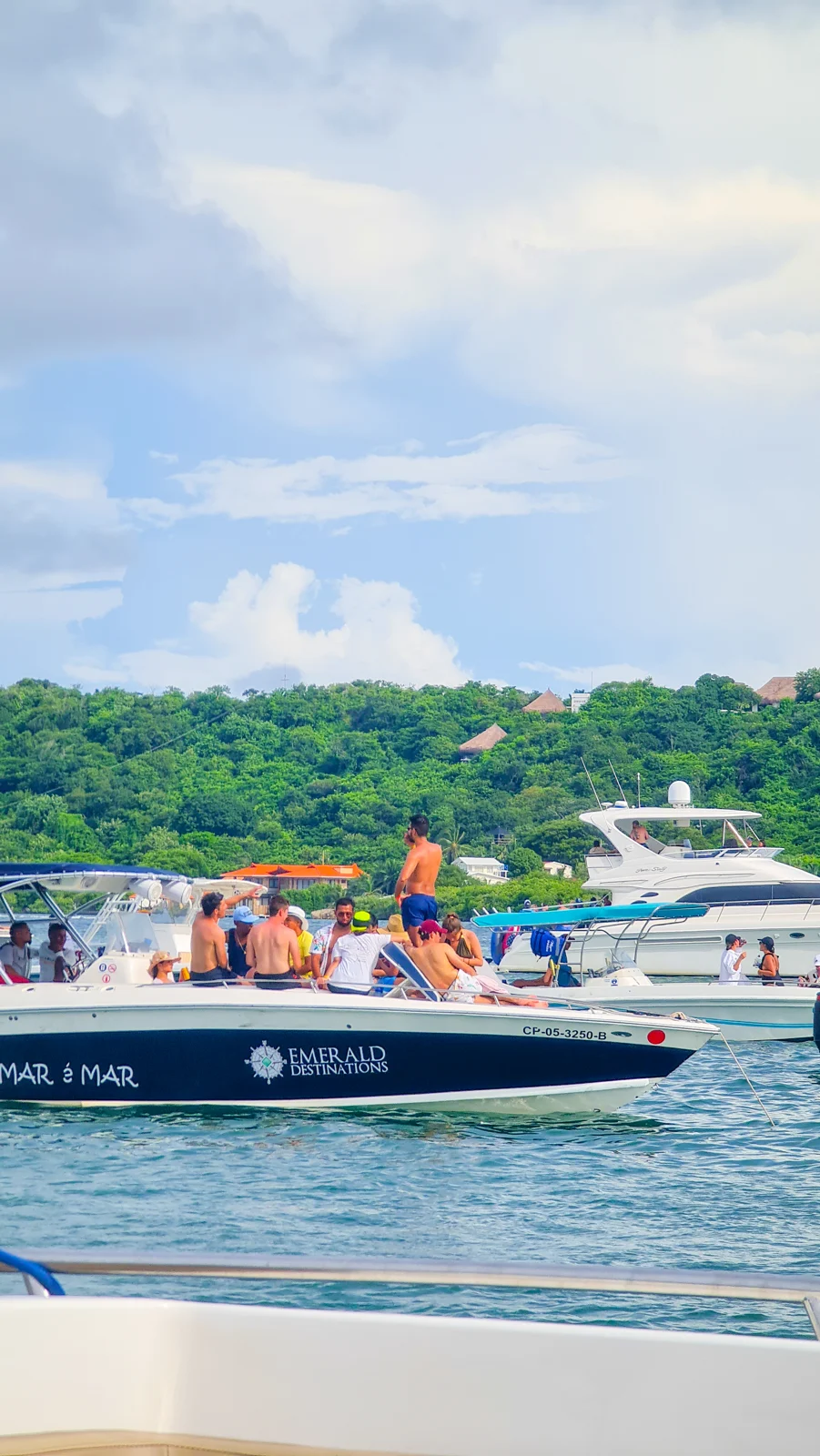 Cholón, between boats and sea